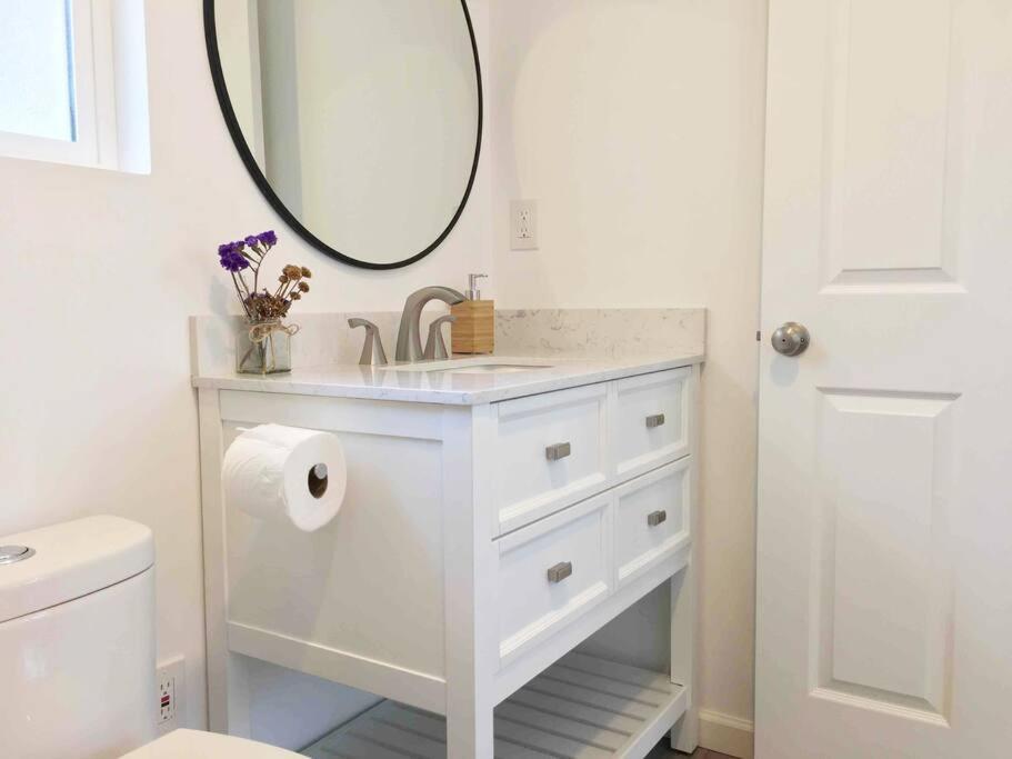 The Cozy Oasis - A Renovated And Modern Studio Near Lax + Sofi + Beaches + Freeway Lawndale Exterior foto